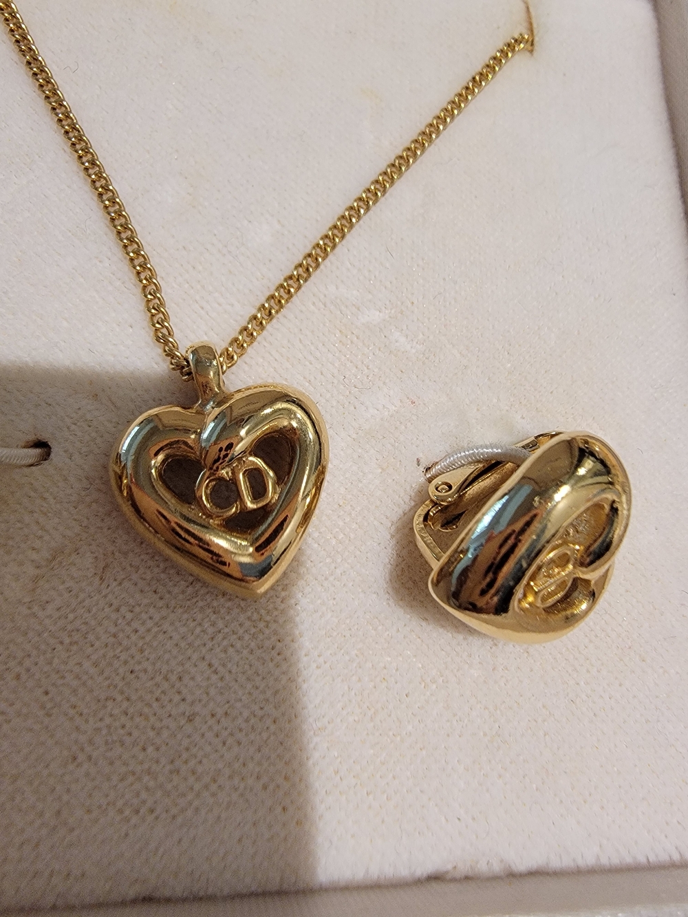 Christian Dior Gold Heart Necklace and Earrings Set - Picture 5 of 9